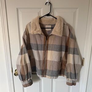 NWOT Lucky Brand - Tan/Cream Plaid Oversized Sherpa Cropped Jacket